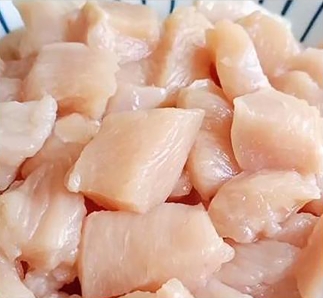 ЛОМС СВЕЖЕГО МЯСА / КУСАЧКИ