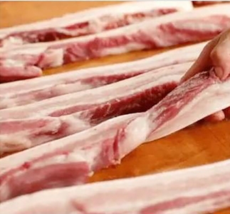 ЛОМС СВЕЖЕГО МЯСА / КУСАЧКИ